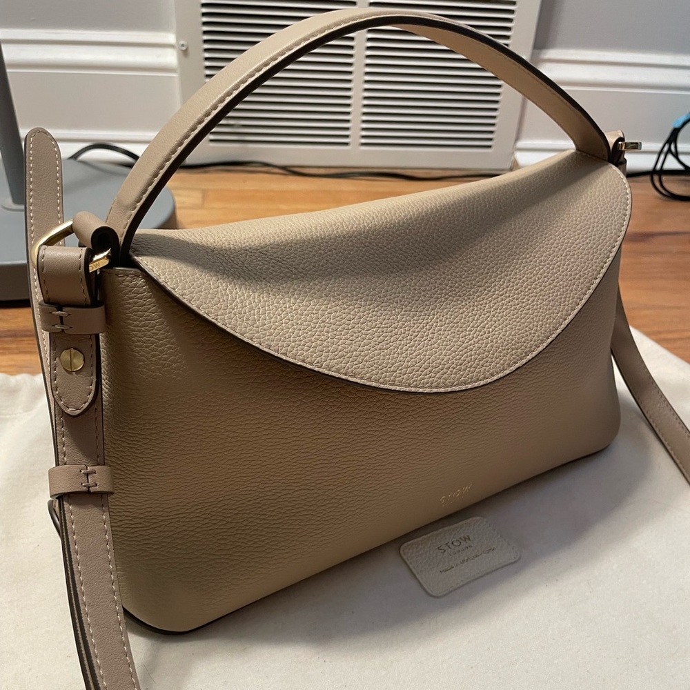 Stow London East/West Curve Bag - Camel